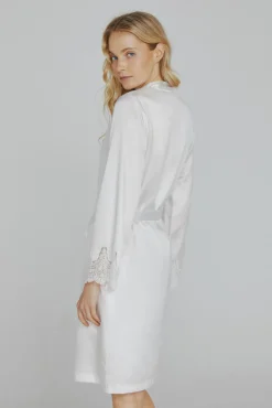 Robe de mulher Ivette Bridal curto acetinado em branco