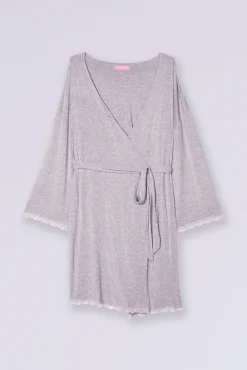 Roupão para grávida com renda na parte inferior