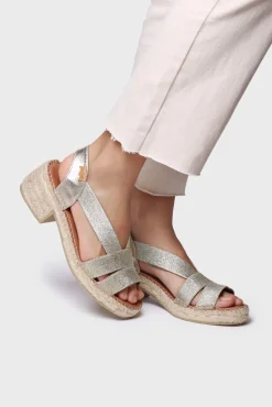 Sandália de salto em pele com elásticos