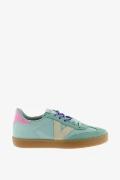 Sapatilhas de nylon e croute