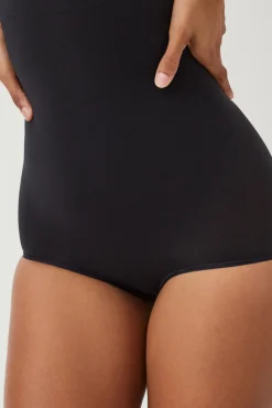 Shaping-Slip in Nude mit hohem Bund. SPANX