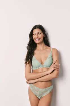 Soutien halter com enchimento em renda verde INTUITIVE
