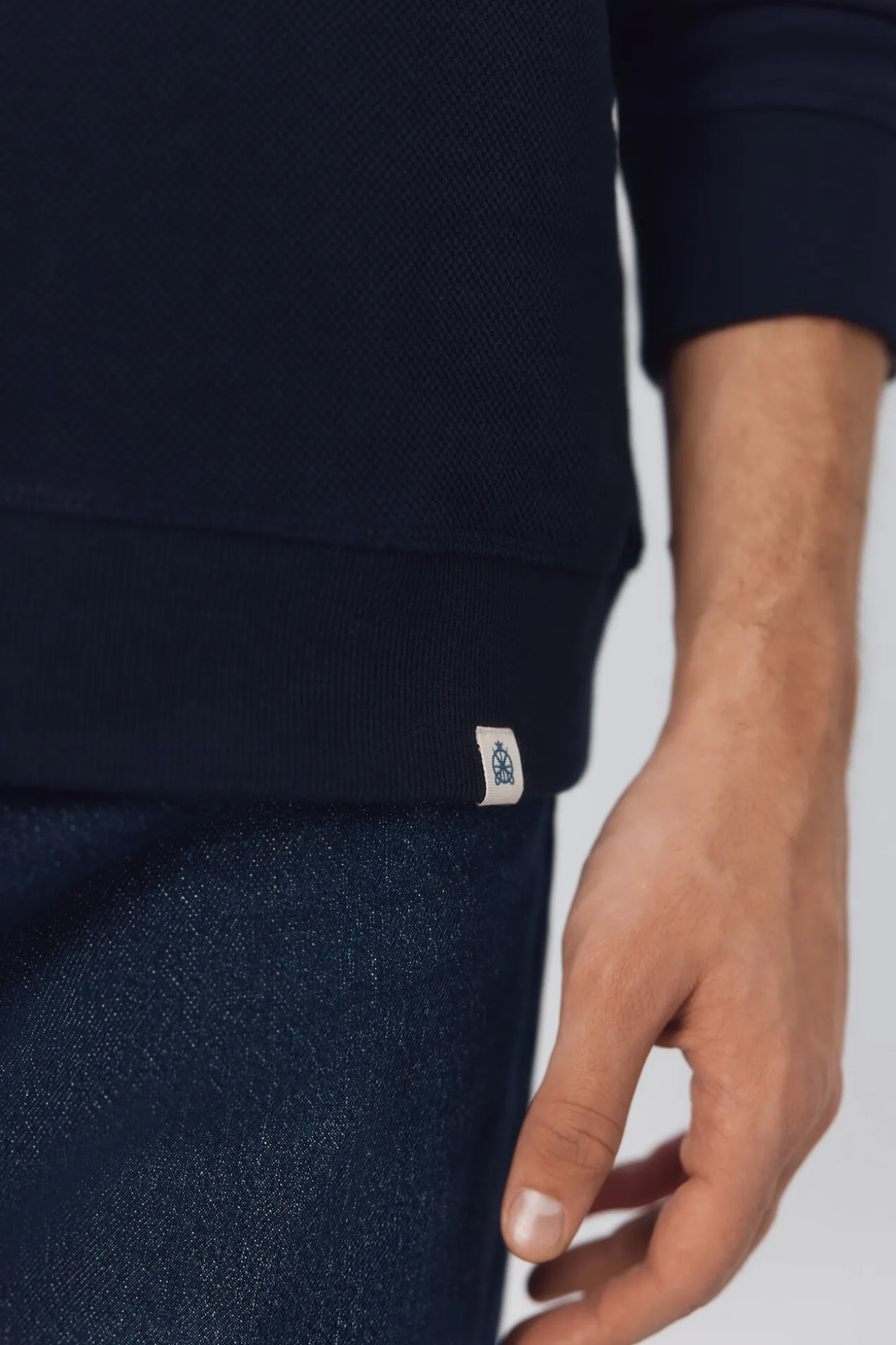 Sweatshirt estruturada com gola caixa