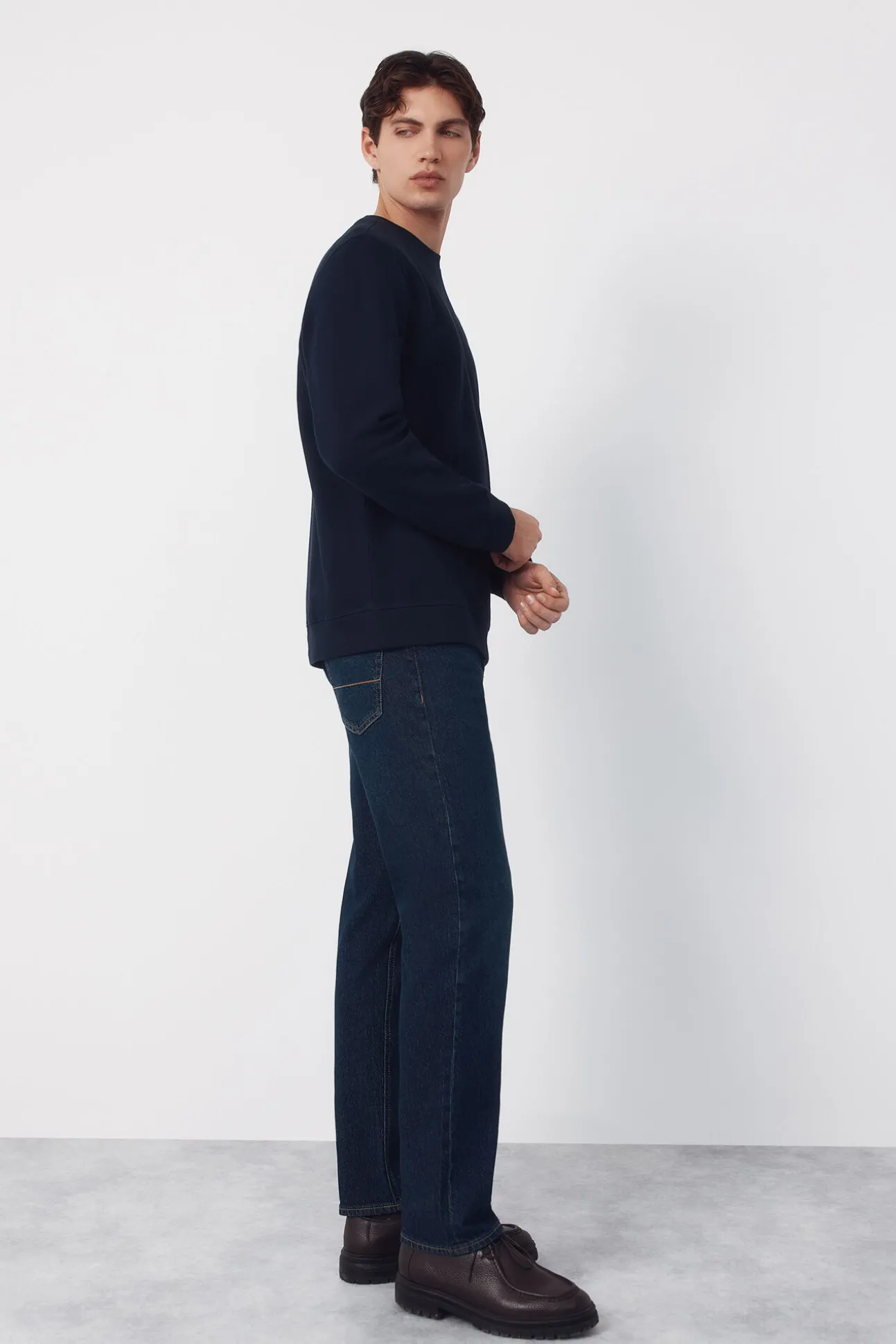 Sweatshirt estruturada com gola caixa