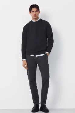 Sweatshirt estruturada com gola caixa