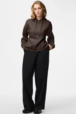 Sweatshirt básica com capuz