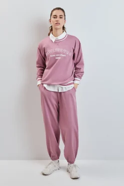 Sweatshirt college em felpa rosa