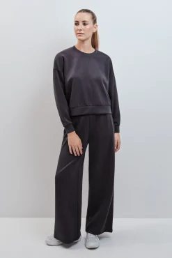 Sweatshirt college em modal cinza