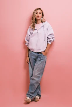 Sweatshirt com fecho-éclair e capuz lilás