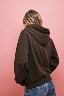 Sweatshirt com fecho-éclair e capuz marrom
