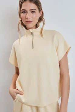 Sweatshirt manga curta em viscose suave amarela