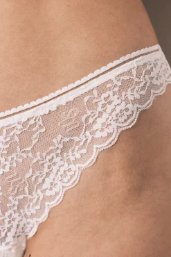 Tanga de renda branca