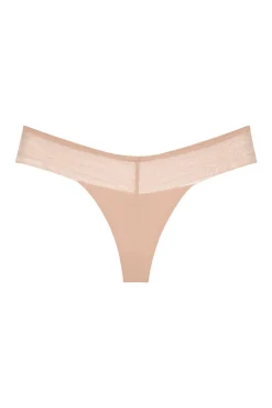 Tanga de renda invisível
