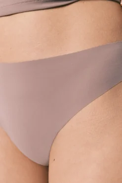 Tanga em microfibra clean cut marrom