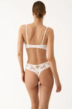 Tanga em renda floral branca