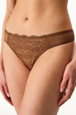 Tanga Essentials com renda