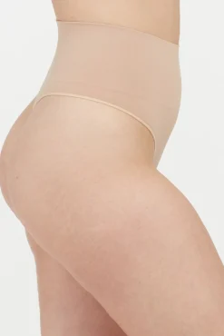 Tanga modelante de cintura alta nylon reciclado