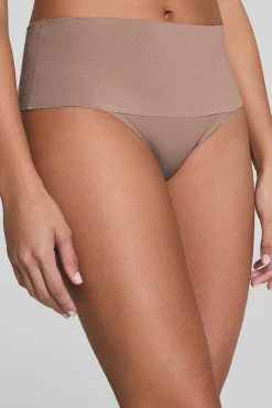 Tanga moldadora invisível em algodão