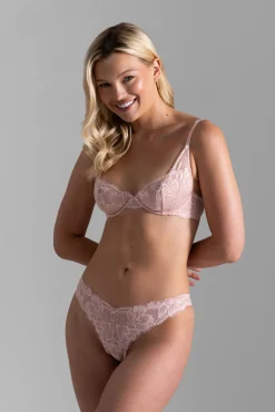 Tanga perfeita em renda