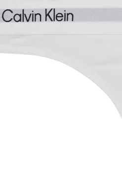 Tanga simples feminina