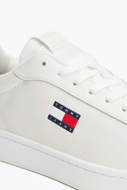 Tênis Tommy Jeans branco com logo da bandeira