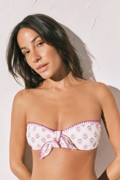 Top biquíni bandeau estampado mini selos