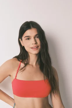 Top biquíni bandeau liso vermelho