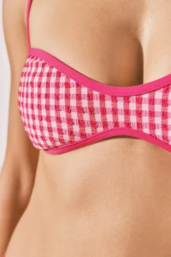 Top biquíni horizontal estampado vichy rosa lurex