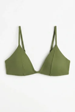 Top biquíni triangular efeito seda verde