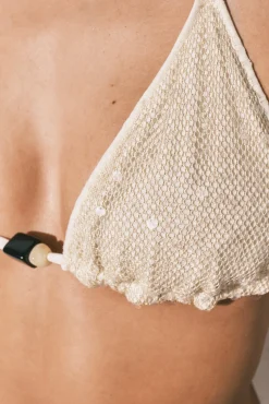 Top biquíni triangular em lantejoulas branco