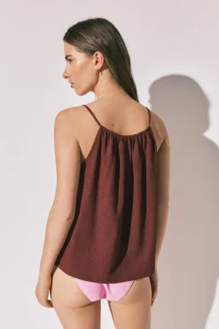 Top de alças com missangas grená