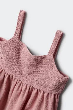 Top de alças em crochet para menina