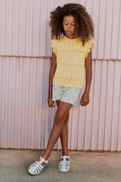 Top de malha com folhos para menina
