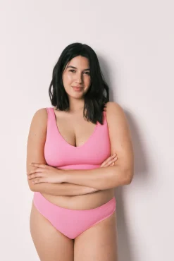 Top halter liso corte limpo coral