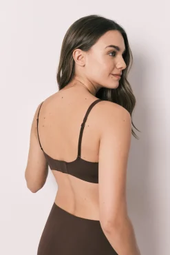 Top halter liso corte limpo grená