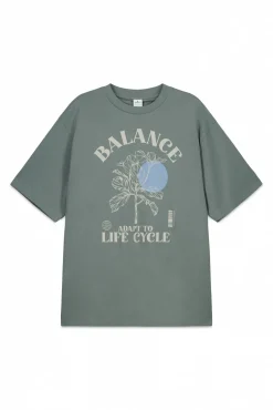 T-shirt balance