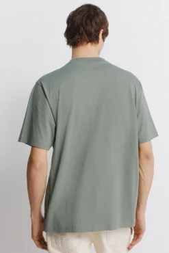 T-shirt balance