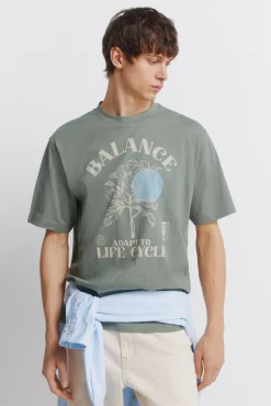 T-shirt balance