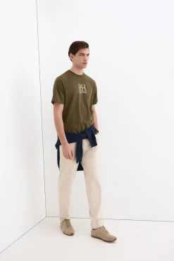 T-shirt com logo