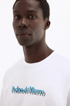 T-shirt com logo