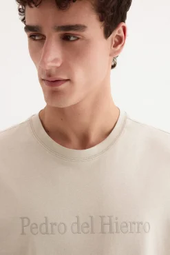 T-shirt com logo