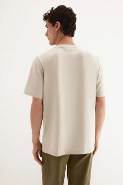 T-shirt com logo