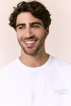 T-shirt com logo à frente e atrás
