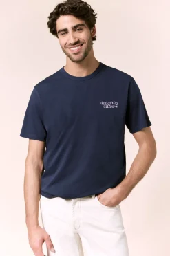 T-shirt com logo à frente e atrás