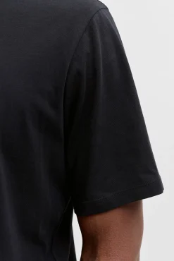 T-shirt com logo na frente