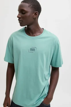 T-shirt com logo na frente