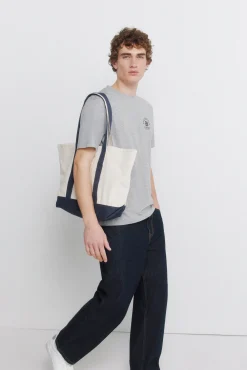 T-shirt com logótipos em vigoré