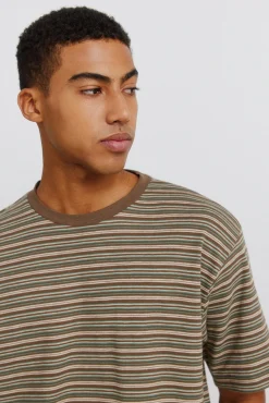T-shirt com textura de riscas