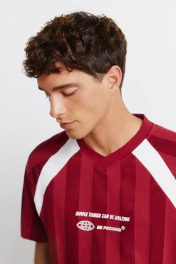 T-shirt de futebol com peças