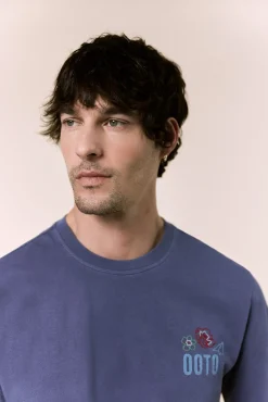 T-shirt gráfica lavada